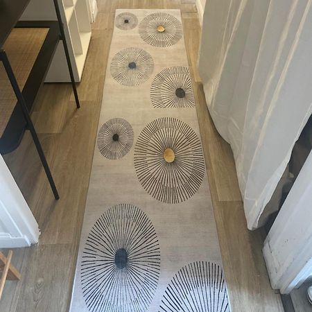 Bel Appartement Spacieux ,Convivial De 3 Chambres Avec Parking Prive Secure Caen Exteriér fotografie