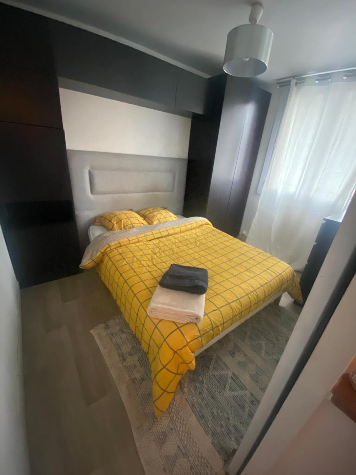 Bel Appartement Spacieux ,Convivial De 3 Chambres Avec Parking Prive Secure Caen Exteriér fotografie