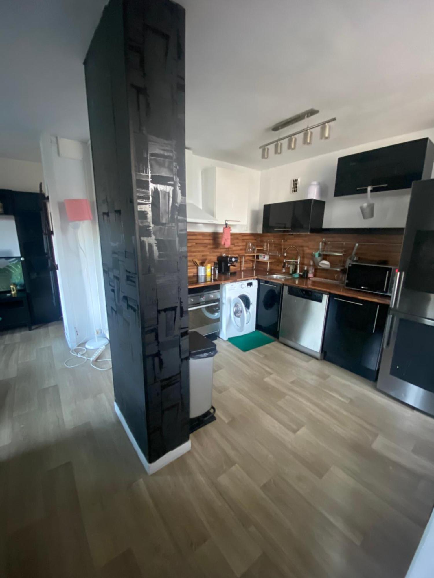 Bel Appartement Spacieux ,Convivial De 3 Chambres Avec Parking Prive Secure Caen Exteriér fotografie
