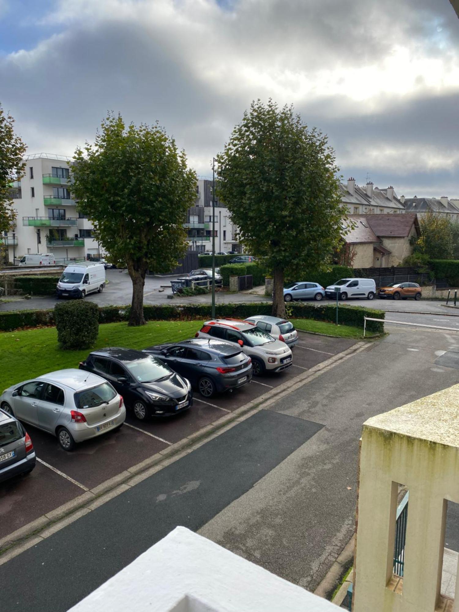 Bel Appartement Spacieux ,Convivial De 3 Chambres Avec Parking Prive Secure Caen Exteriér fotografie