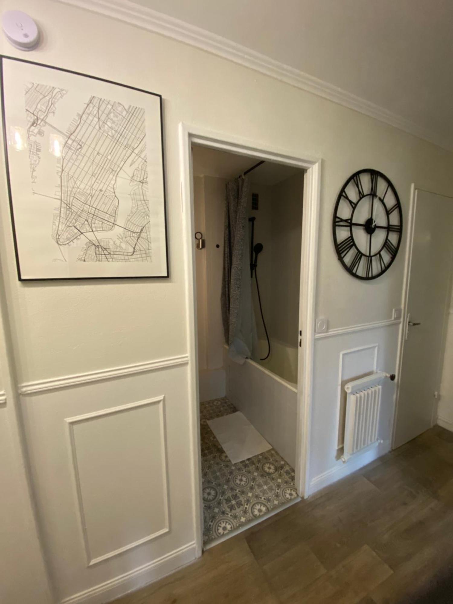 Bel Appartement Spacieux ,Convivial De 3 Chambres Avec Parking Prive Secure Caen Exteriér fotografie