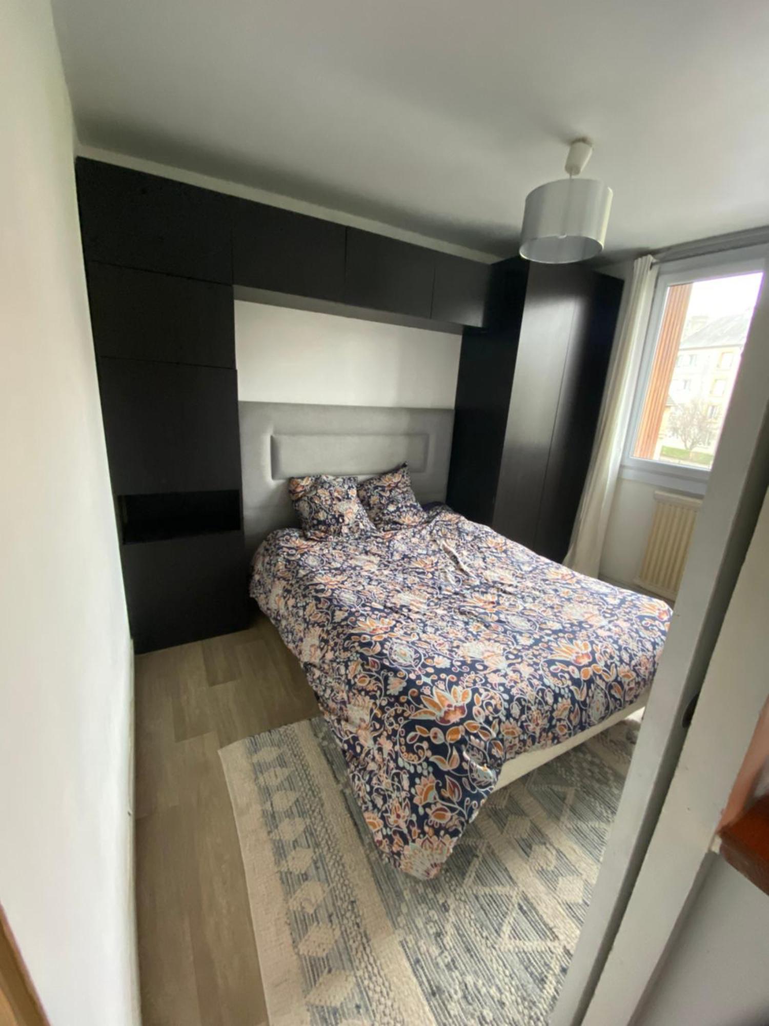 Bel Appartement Spacieux ,Convivial De 3 Chambres Avec Parking Prive Secure Caen Exteriér fotografie
