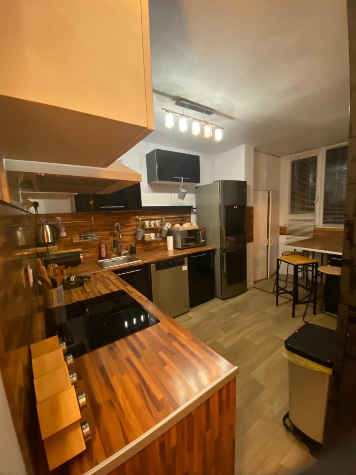 Bel Appartement Spacieux ,Convivial De 3 Chambres Avec Parking Prive Secure Caen Exteriér fotografie