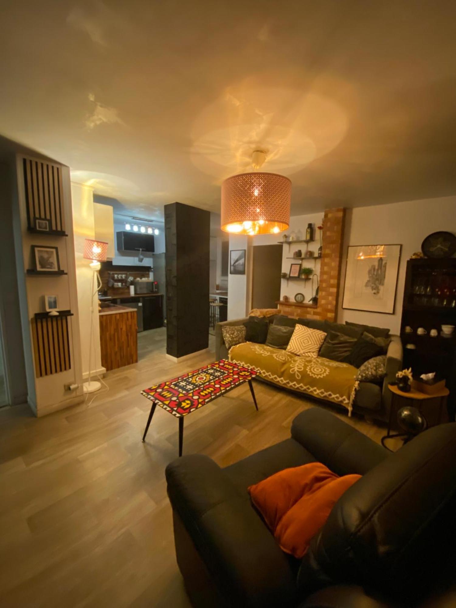 Bel Appartement Spacieux ,Convivial De 3 Chambres Avec Parking Prive Secure Caen Exteriér fotografie