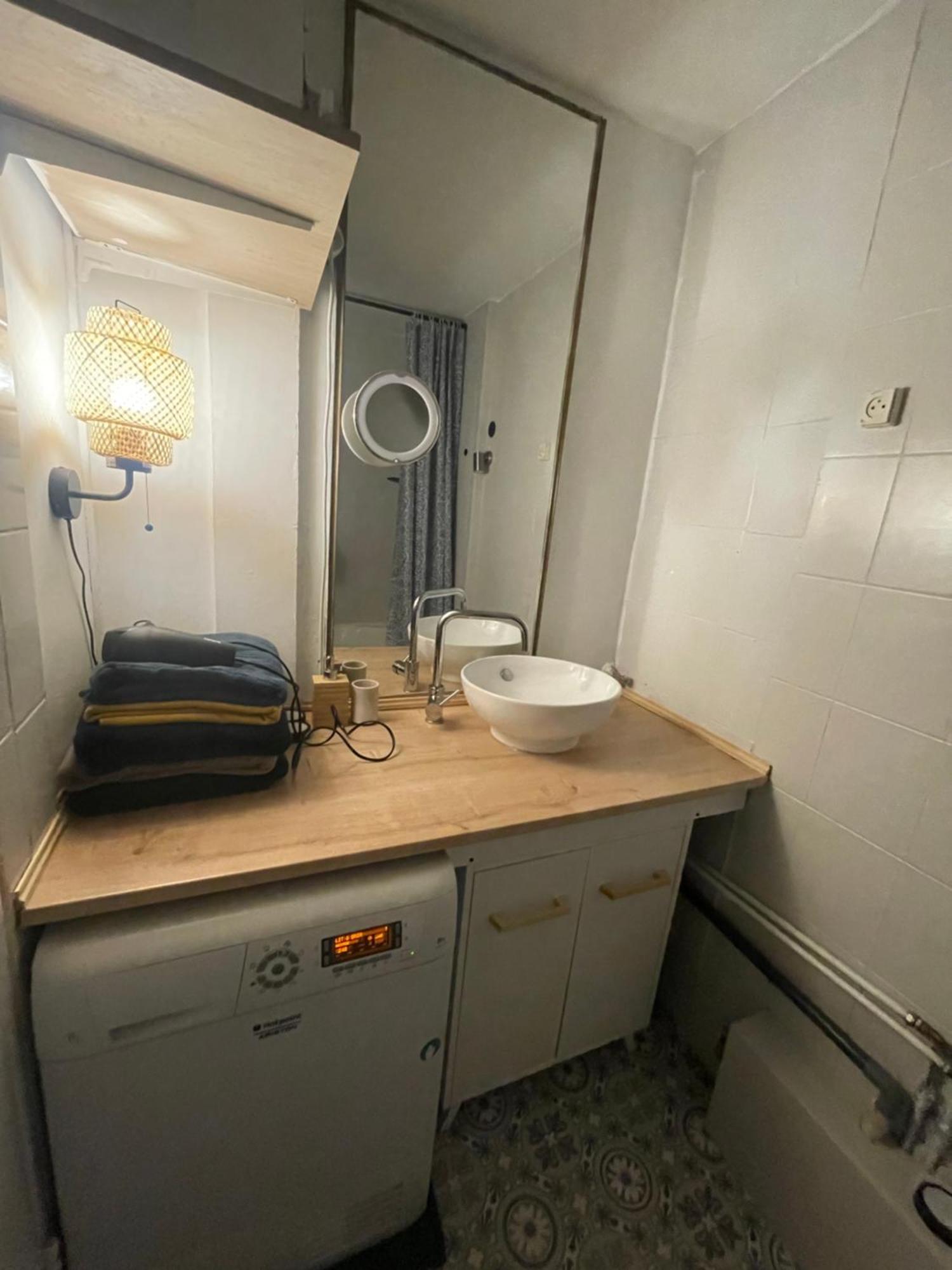 Bel Appartement Spacieux ,Convivial De 3 Chambres Avec Parking Prive Secure Caen Exteriér fotografie