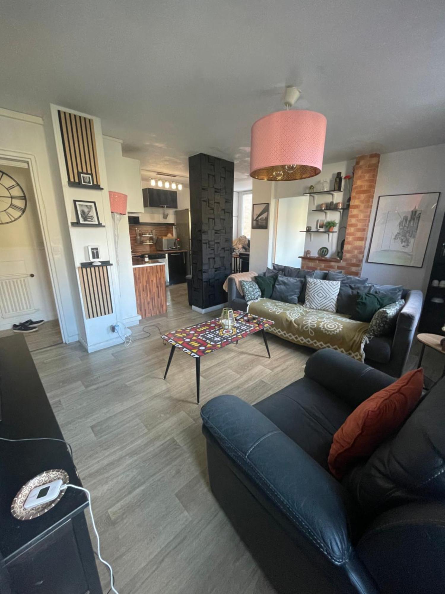 Bel Appartement Spacieux ,Convivial De 3 Chambres Avec Parking Prive Secure Caen Exteriér fotografie