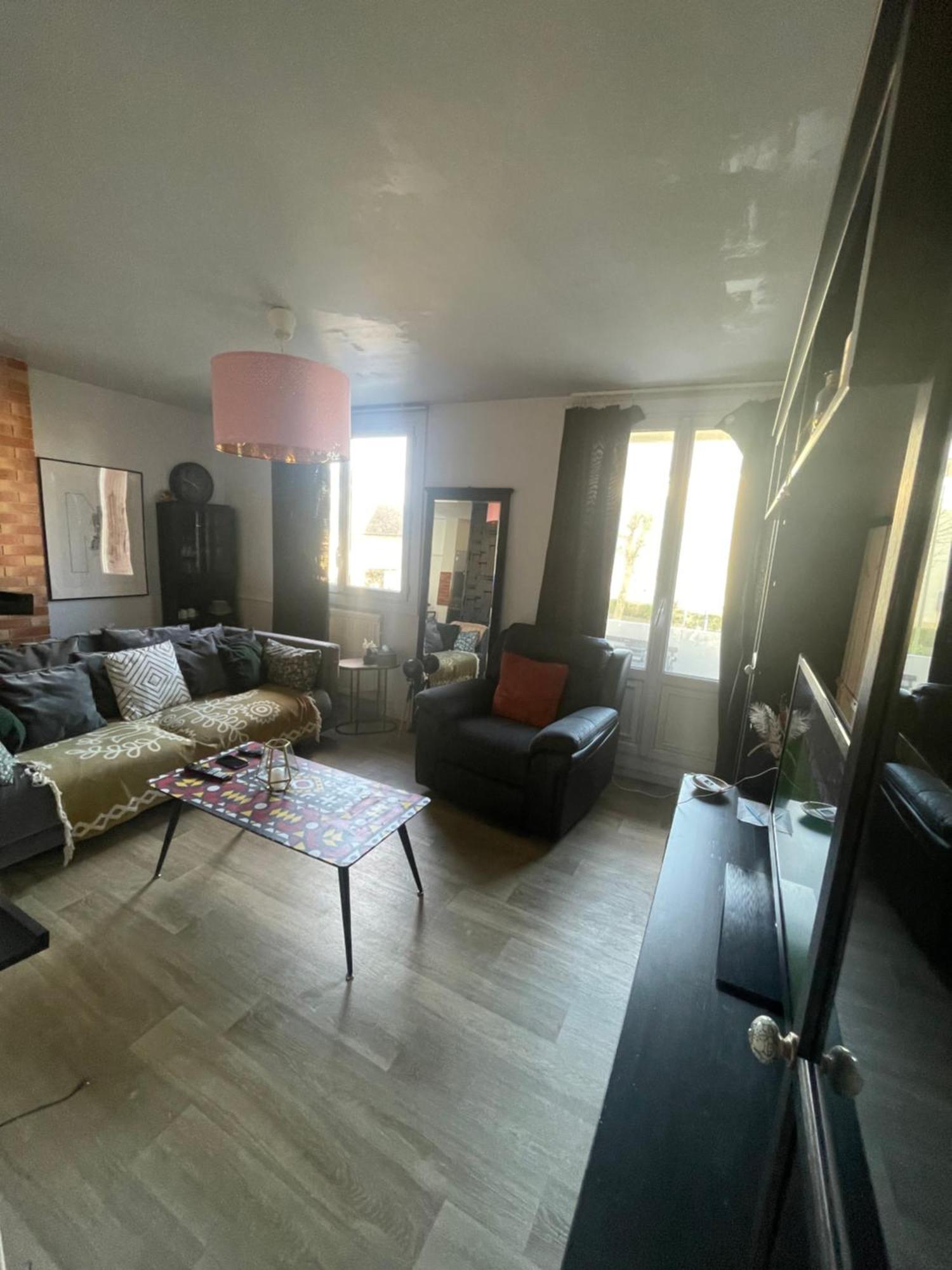 Bel Appartement Spacieux ,Convivial De 3 Chambres Avec Parking Prive Secure Caen Exteriér fotografie
