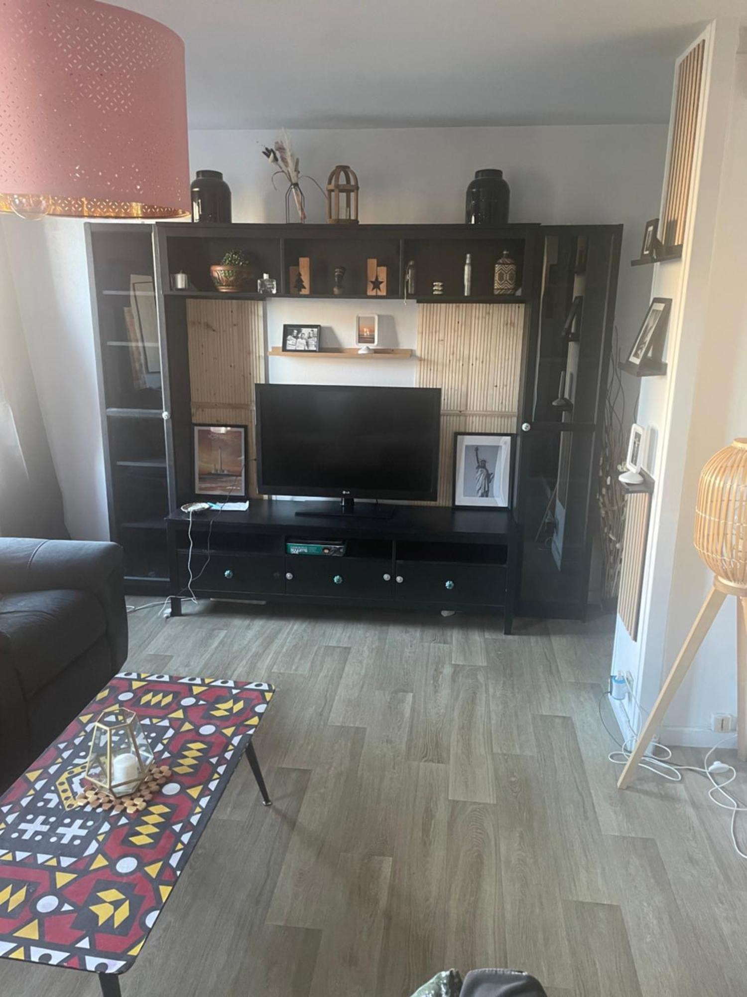 Bel Appartement Spacieux ,Convivial De 3 Chambres Avec Parking Prive Secure Caen Exteriér fotografie