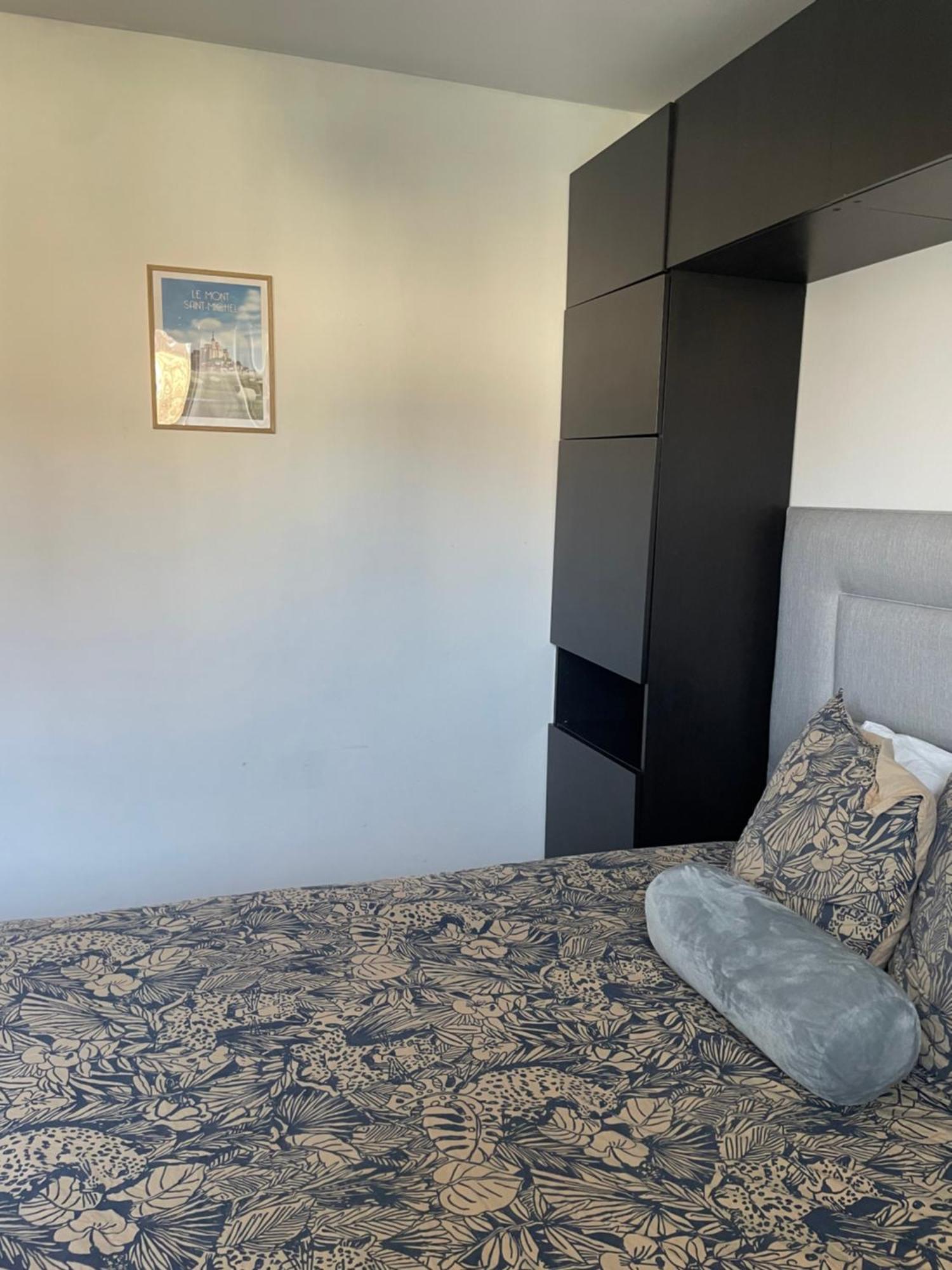Bel Appartement Spacieux ,Convivial De 3 Chambres Avec Parking Prive Secure Caen Exteriér fotografie